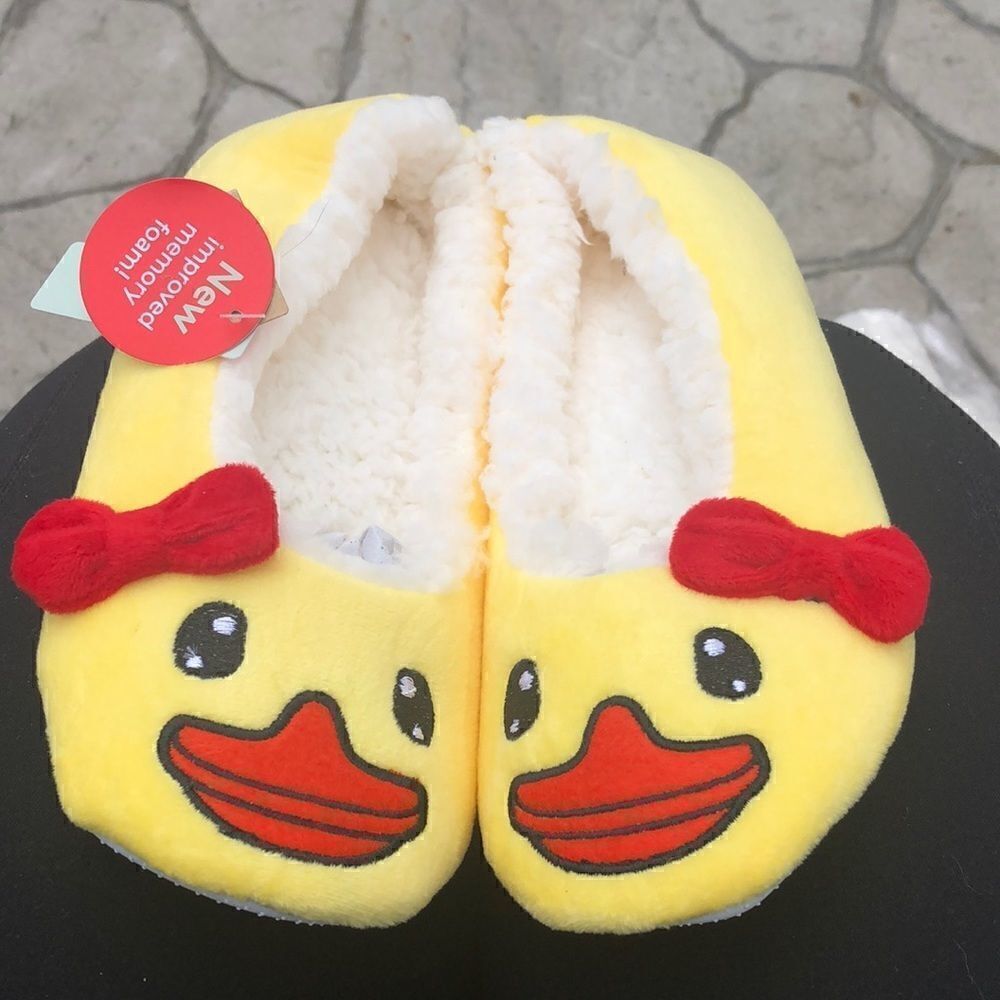 Fuzzy duck slippers with memory foam size 7 to 8￼ so cute and fuzzy inside